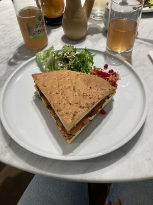 Fladenbrot mit Gemüse   at Vitra Haus Cafe in Weil Am Rhein