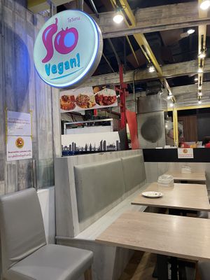 Seating options - not the best, but food is superb  #Veganuary at So Vegan - Gateway Ekkamai in Bangkok