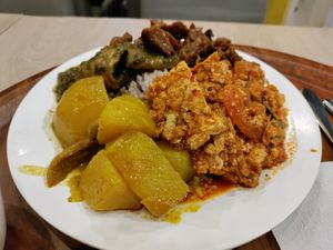 Mixed plate of tasty Thai dishes at So Vegan - Gateway Ekkamai in Bangkok