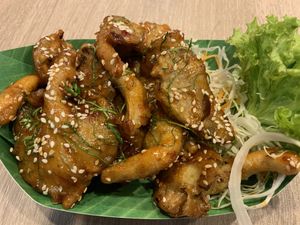 Curry fried mushrooms at So Vegan - Gateway Ekkamai in Bangkok