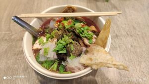Yentafo noodle at So Vegan - Gateway Ekkamai in Bangkok