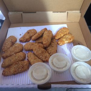 Vegan chix (gardien strips) with vegan ranch at Tomato Joe's Pizza Express in Valencia