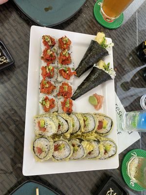 First night dinner at Temari Sushi in Willemstad