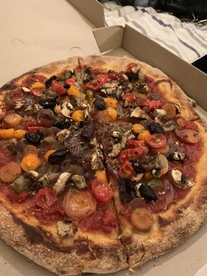 The Aurora pizza at Minghettis - Food Truck in Blenheim