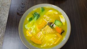 Noodles with pumpkin curry at Tián Māmā in Kaohsiung