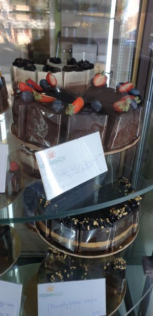  at Vegàn Bàzis ètterem in Zalaegerszeg