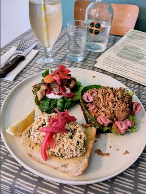 Open sandwiches 🥪 at Dauns in East London
