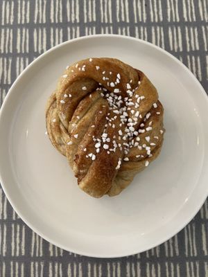 Cinnamon bun  at Dauns in East London