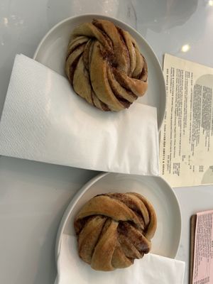Cinnamon roll   at Dauns in East London