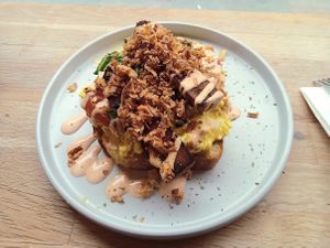 Tofu scramble with all the toppings  at Dauns in East London