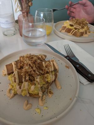 Scrambled tofu with sausage on sourdough at Dauns in East London