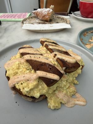Tofu scramble with seitan sausage   at Dauns in East London