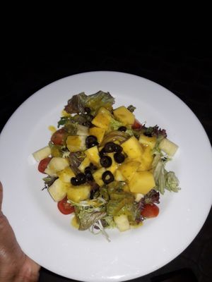 Mango salad without feta at Mangos in Oranjestad
