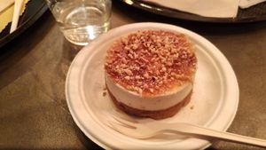 Cheese fake al caramello salato at HUG at Turnè in Monza