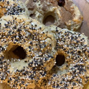 Omg gluten free & vegan bagels?! YES please 😍🥯😋 at Cultura Viviente in Pisac