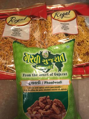 Mélanges pour l’apero.  at Cash and Carry in Paris