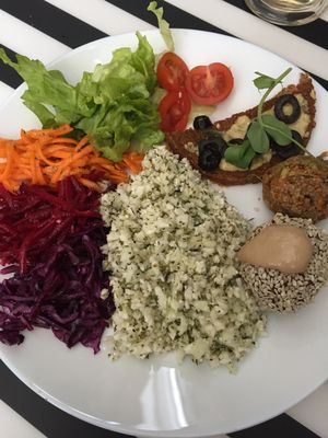 Raw lunch at Taberna do Mundo in Braga