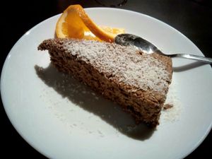 Tarta de chocolate at Taberna do Mundo in Braga