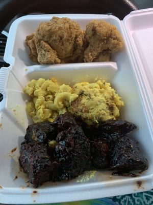 Jerk Tips, Mac n’ Cheeze, Fried Cauliflower  at Daisy's Cafe II in Hazel Crest