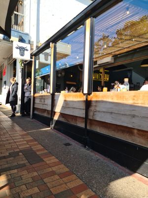 Very busy, outside seating available for dogs at The Winey Cow in Mornington