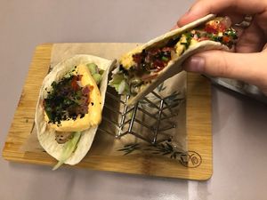 Tacos veganos at MariCastaña in Almeria