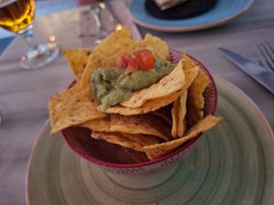 Tapa de guacamole at MariCastaña in Almeria