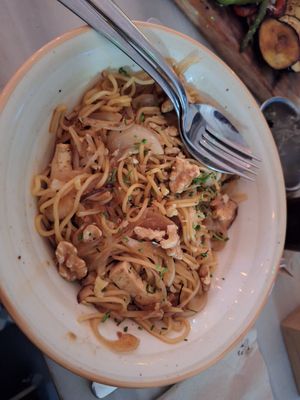 Wok de tofu y shitake at MariCastaña in Almeria