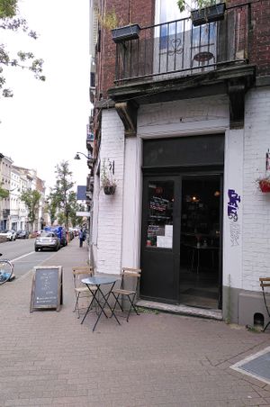 Entrance at L'Alchimiste in Brussels