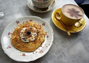 Blueberry pancakes (brunch menu) at L'Alchimiste in Brussels