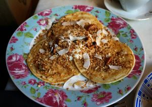 coconut pancakes at L'Alchimiste in Brussels