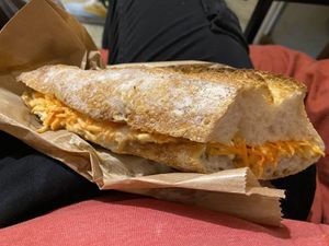 Sandwich Curry Style:
Soy protein "chicken style", mango chutney, curry mayonnaise & carrot  at L'Alchimiste in Brussels