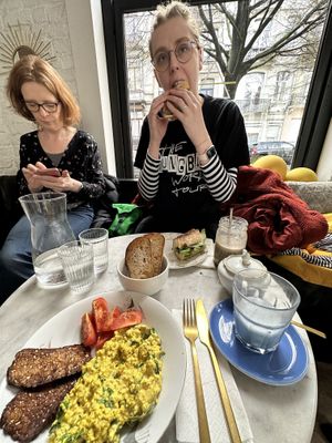 Breakfast bowl   at L'Alchimiste in Brussels