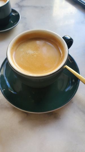 Allongé at L'Alchimiste in Brussels