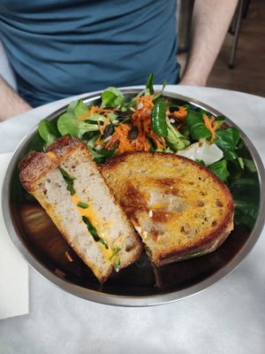 Vegan cheese toastie at L'Alchimiste in Brussels
