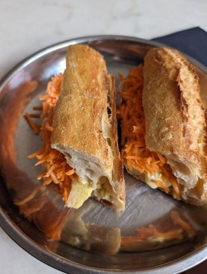 Curry style sandwich at L'Alchimiste in Brussels