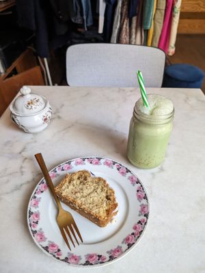 Coconut lemon cake, matcha coconut shake at L'Alchimiste in Brussels