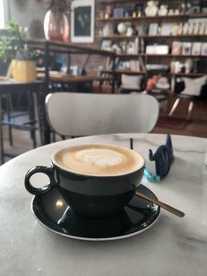 Flat white at L'Alchimiste in Brussels
