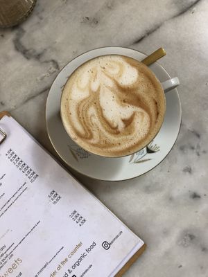 Cappuccino au lait d’avoine ❤️ at L'Alchimiste in Brussels