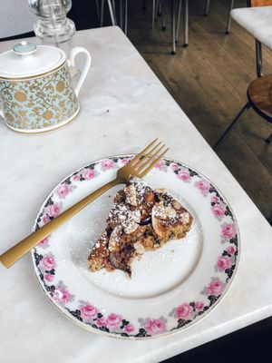 Walnut and plumpie at L'Alchimiste in Brussels