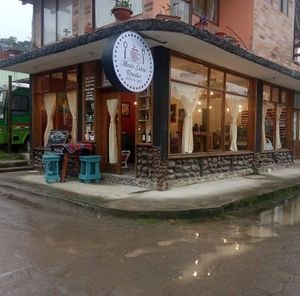 Nuevo Local Comercial, Nuevos PLatos y Servicio de Cafeteria  at Mindo Sobre Ruedas in Mindo