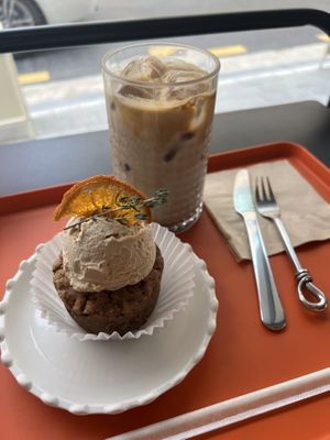   at Bakeshop Pivot in Seoul