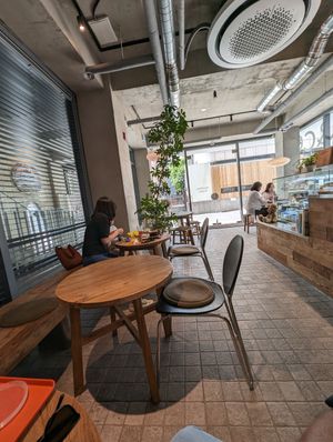  at Bakeshop Pivot in Seoul