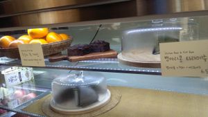 Black sesame and mugwort cake at Bakeshop Pivot in Seoul