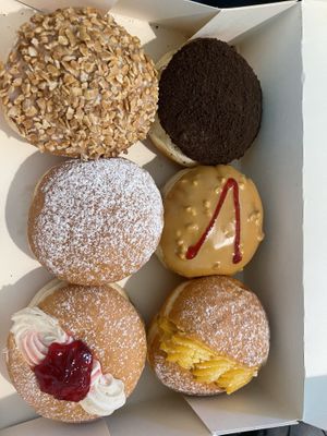 Mixed pack   at That's ALotta Donuts in Campbellfield