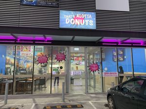 Shop front  at That's ALotta Donuts in Campbellfield