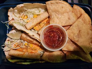 Crispy Tofu Tacos with chips and salsa at Earls in Plano