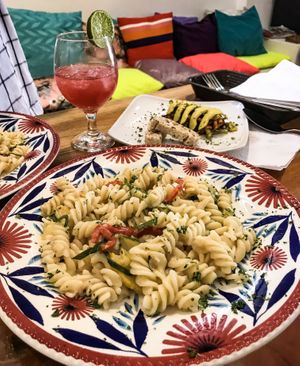 Pasta carbonara style with kombucha at VEGAN GARDEN in Barranquilla