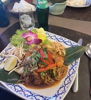 Pad thai  at Nakhon Thai in Bruges