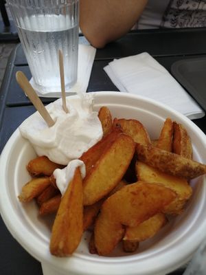 Papas gajo con veganesa at Mel Vegan Fast Food in Tenerife