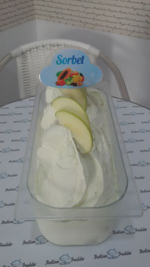 Green Apple, a Vegan Gelato with the real taste of the fruit. at Italian Freddo in Albufeira